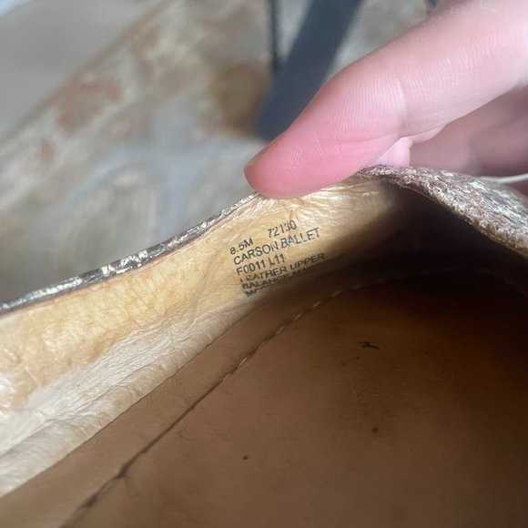 Frye Carson Ballet Flat size 8.5 cracked silver - Picture 4 of 4